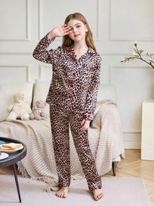 SHEIN 女童豹纹针织睡衣套装，翻领，长袖 - 彩色 - 查看 1