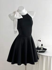 Elamini Stilvolles Kragen-Krawatte Einfarbiges Mini-Kleid