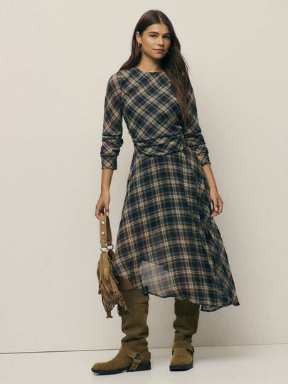 Nöista 长袖格子连衣裙，腰部采用褶皱设计，勾勒出优美的身形，打造优雅百搭的廓形，适合女性冬季穿着；既适合职场穿着，也适合婚礼宾客造型，更是圣诞节、新年活动和季节性叠穿的完美之选。