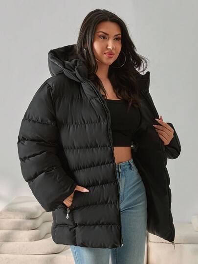 SHEIN Cottnline معطف مبطن بسحاب وجيوب مائلة مع حافة فرو ناعمة وغطاء رأس فرو للمشي لمسافات طويلة والمكتب باللون الأسود شتوي عملي كاجوال فضفاض