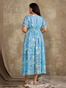Roveilla Elegantes Kleid in Große Größen mit blauem Allover-Muster, V-Ausschnitt und Rüschensaum, Sommer - Verschiedenfarbig - Übersicht 2
