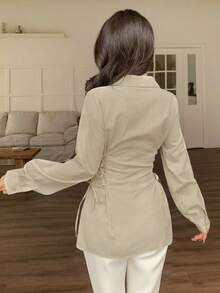 Modelyn 女士纯色前扣系带领抽绳时尚衬衫 - 卡其色 - 查看 3