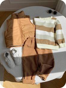 SHEIN Conjunto de 3 piezas para niños pequeños de otoño/invierno que incluye: chaleco acolchado versátil y casual, sudadera a rayas y pantalón largo. Conjunto de pantalón de pana para niños pequeños, conjunto de pana para niños en otoño. - Multicolor - Ver 3