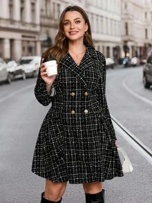 SHEIN Clasi 大码优雅黑白格纹收腰粗花呢套装，女士黑白粗花呢A字西装外套，优雅粗花呢迷你裙，双排扣西装，四季皆宜的粗花呢套装，黑色西装外套，适合办公室、工作、派对和日常穿着，时尚西装外套，A字版型，适合秋冬春季穿着，经典千鸟格纹西装外套，适合商务场合、晚宴和休闲时尚造型