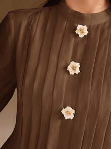 Veilorie Gaun Elegan Wanita Warna Polos dengan Dekorasi Bunga 3D, Lengan Lentera, dan Lipit - Coklat - View 8