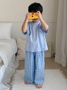 Dazy Kids 2件組小男孩純色針織短袖T恤 + 梭織格紋長褲休閒套裝，春/夏 - 藍色 - 查看 3