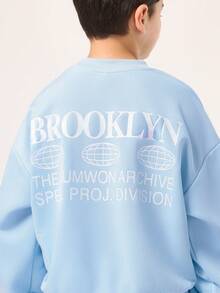 SUMWON Brooklyn Archive 套装：阔腿运动裤搭配圆领卫衣，街头风都市地球印花经典款，秋冬青少年时尚 - 淺藍色 - 查看 6