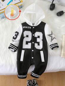 SHEIN Playful Pals 男嬰休閒棒球連身褲 黑白 23 字母連帽印花套裝 秋季中性嬰兒冬裝 親子款 3M-2T - 黑與白 - 查看 3