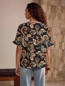 Shutterstock Glamance Camisa de vacaciones con cuello en V casual, manga de murciélago y estampado de anacardo para mujer - Multicolor - Ver 2
