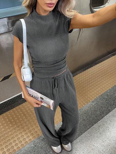 Siren Gaze Dames effen kleur opstaande kraag korte mouwen gerimpelde getailleerde crop top en broek 2-delige set, zomer 2-delige set Dames Dames tweedelige set korte mouwen tweedelige broekset Dames grijze tweedelige set Dames grijze tweedelige outfit