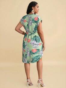 SHEIN VCAY Plus Size V-Neck Leaf Print Casual Vintage Dress - Green - View 2