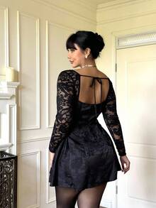 Lyrianda 秋冬大码蕾丝露背连衣裙 - 黑色 - 查看 2