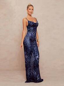 Lumalex Robe moulante à encolure plongeante avec imprimé léopard marron classique, fente haute sur la cuisse et détails de liens