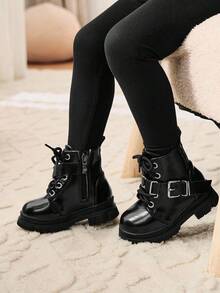 Cozy Pixies 1 双时尚百搭金属扣黑色软底系带踝靴，适合秋冬季