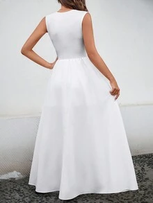 Zolique Women's Solid Color Round Neck Sleeveless Casual Commuter Dress - White - View 2
