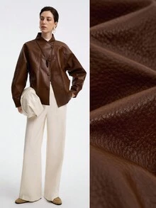 Aalyst Veste  pour femmes, automne/hiver. Style de rue élégant, tenue de bureau décontractée, retour à l'école. Veste vintage de moto avec fermeture à 4 boutons à l'avant, poches latérales, manches raglan, ourlet avec cordon de serrage. Coupe ample et régulière. - Tabac - Voir 3