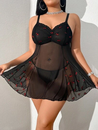 SHEIN 2 件套：大码性感蕾丝拼布网眼内衣睡袍 + 丁字裤