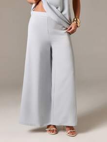 AiiRZ Conjunto de dos piezas elegante de satén con un solo hombro, con detalles de cuentas metálicas y pantalones de pierna ancha para ocasiones formales y de fiesta por la noche. Incluye tirantes ajustables. - Gris - Ver 4