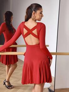 Menodora SHEIN Sport 1 件女式纯色露背交叉绑带修身长袖舞蹈紧身衣 - 紅色 - 查看 2