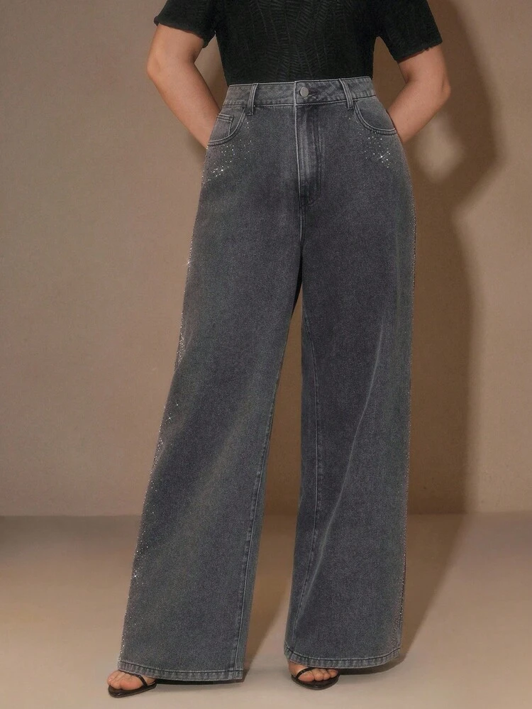 New Fashionable Plus Size Women's Heavily Embellished Rhinestone Decorated Black Straight Leg Jeans