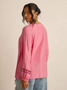 Freevana Plus Size Women Floral Embroidery V-Neck Raglan Sleeve Loose Casual Shirt - Dusty Pink - View 4