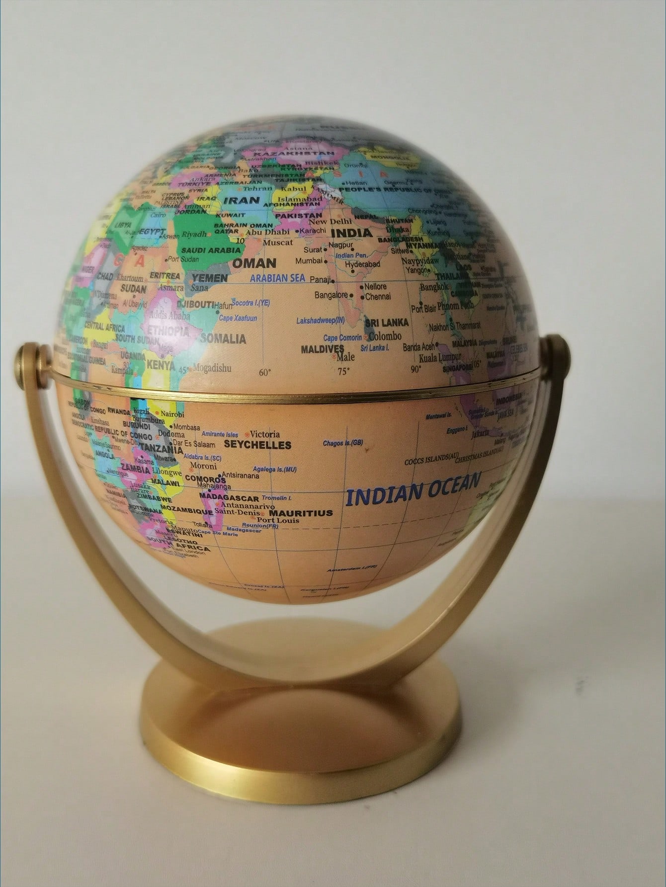 Joivida قطعة واحدة من الكرة الأرضية الطافية بطراز...