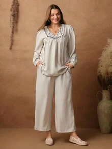 EMERY ROSE 2 Stücke Große Größen Set aus grafisch bedruckter Bluse mit Krawattenausschnitt und weiter Hose mit langen Ärmeln