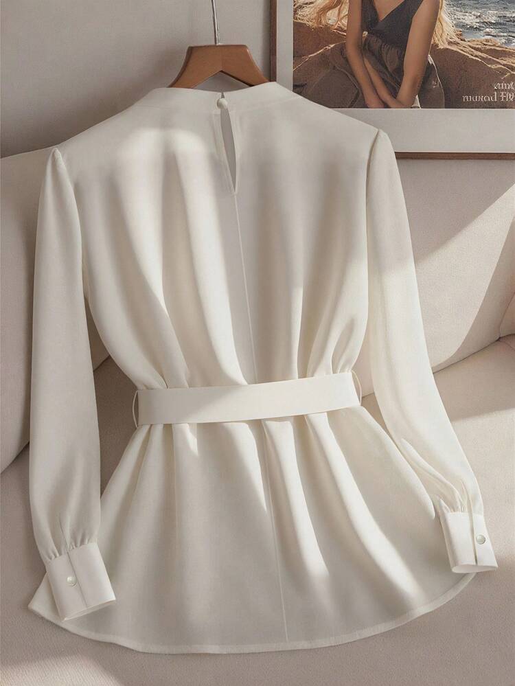 Franclia Simple Daily Commuting Round-Neck, Long-Sleeved, Hollowed-Out Waist Women's Shirt. Elegant Women's Commuting Long-Sleeved Shirt. Versatile Pearl-Decorated Women's Shirt. Autumn And Winter Matching White Commuting Autumn Women's . Autumn Outing. Elegant Women's Shirt. - White - View 2