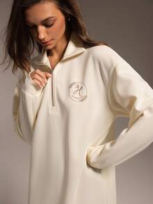 Hanevo 秋冬新款休闲街头简约通勤宽松返校高领拉链半开下摆套头长袖开叉H型宽松卫衣连衣裙女 - 杏色 - 查看 3