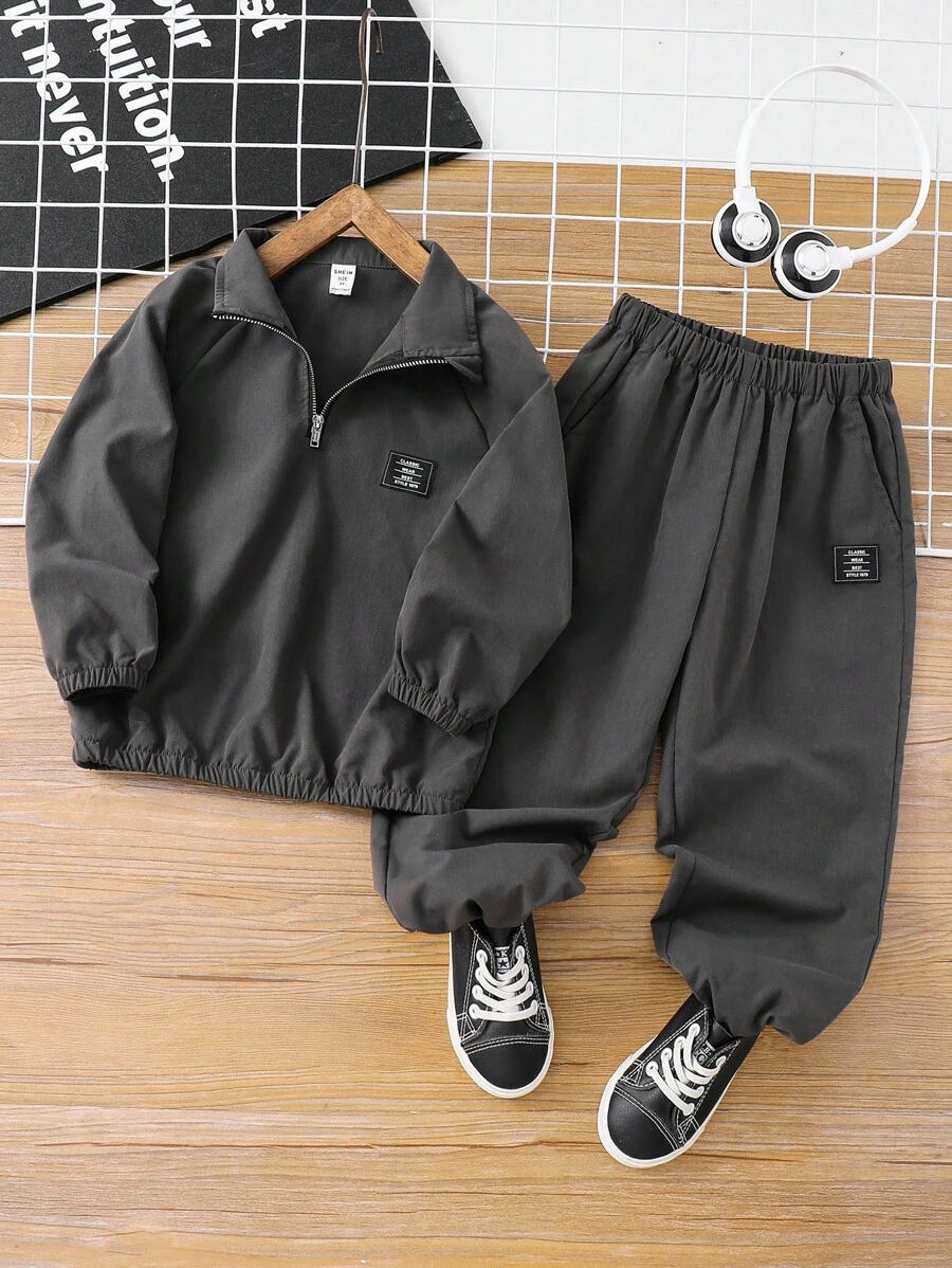 SHEIN 2 件套年轻男童休闲插肩袖立领装饰丝带立领半开襟夹克和松紧腰裤套装,羊毛,加厚 - 灰色 - 查看 1