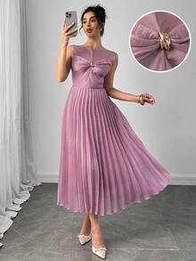 Modelyn Robe mi-longue élégante sans manches avec décoration métallique torsadée et ourlet plissé pour femmes - Prune - Voir 1