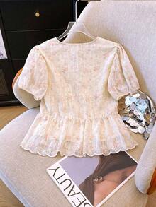 EMERY ROSE 大码女式V领单排扣短款泡泡袖优雅刺绣花卉衬衫 - 彩色 - 查看 2