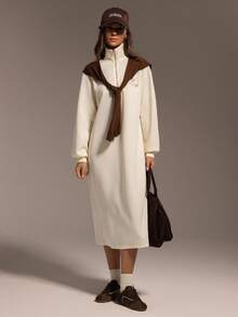 Hanevo 秋冬新款休闲街头简约通勤宽松返校高领拉链半开下摆套头长袖开叉H型宽松卫衣连衣裙女 - 杏色 - 查看 5