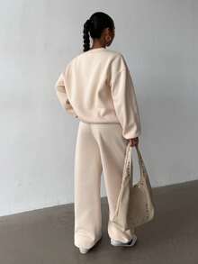 SHEIN 2件套少女休闲英文字母印花圆领加厚长袖卫衣和裤子套装，适合秋冬季节，保暖内衬 - 杏色 - 查看 2