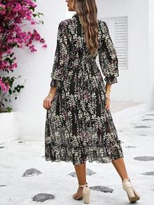 SHEIN Holidaya 碎花印花荷叶边袖荷叶边下摆长款连衣裙 女式度假海滩装