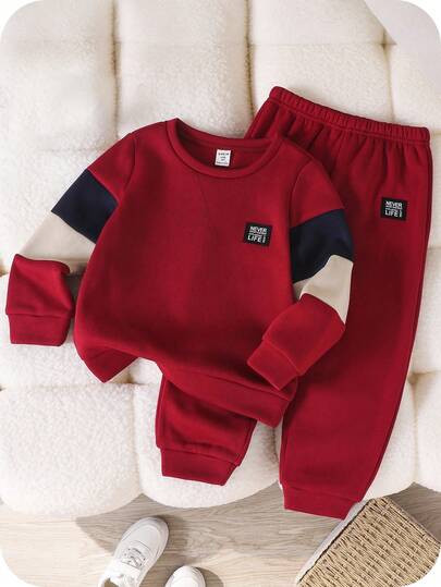 SHEIN 2-Piece Young Boys Casual Sports Athletic Sweatshirt & Pants Set - College Style Knitted Sleeve Patchwork Crew Neck Long Sleeve Suitable For Commuting, School, Daily Casual, Kids Outfit, Toddler Boy Clothes Back To School Outfit, Fits For Birthday Party, Evening Party, Wedding, Baptism, School Opening Ceremony, Suitable For School, Travel, Sports, Autumn/Winter Season, Fleece Thickened Young Boys Matching Sets Young Boys Suit Set Fall