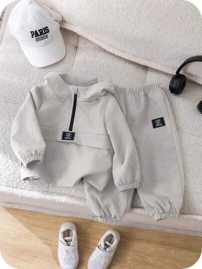 SHEIN 2pcs Baby Boy Grey Hooded Pullover Top With Kangaroo Pocket & Elastic Waist Pants, Casual Sports Outfit For Outdoor/Indoor Wear