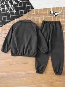 SHEIN 2 件套年轻男童休闲插肩袖立领装饰丝带立领半开襟夹克和松紧腰裤套装，羊毛，加厚 - 灰色 - 查看 2