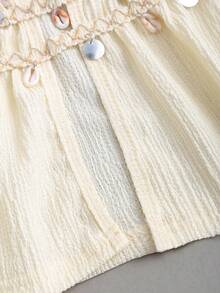 Sweetra 女式杏色休闲轻薄纹理贝壳装饰深V领修身荷叶边下摆喇叭袖衬衫 - 杏色 - 查看 5