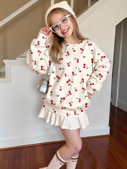 SHEIN Leap Crew 奶油白色，甜美复古迷你樱桃图案，少女休闲宽松柔软圆领舒适长袖运动衫，适合秋冬季，秋季外出服装，轻松舒适，儿童秋季分层装，时尚童装，休闲装，儿童图案服装，返校，秋装，返校节，适合居家、户外、校园、街拍、野餐、农场