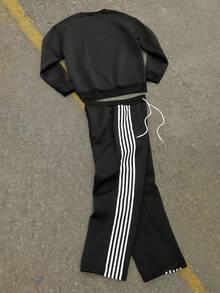 Manfinity EMRG 男士撞色字母印花套头衫和侧条纹抽绳腰裤套装，秋季服装 - 黑色 - 查看 4