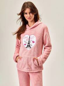 Loomlin 巴黎之梦——玫瑰粉色毛绒连帽睡衣套装，舒适与爱意的完美结合！这款超柔软羊毛两件套包含一件舒适的连帽衫和一条浪漫玫瑰粉色的宽松长裤。心形“Love Paris”刺绣搭配埃菲尔铁塔，更添梦幻少女的巴黎风情，无论是居家舒适之夜，还是睡衣派对上的可爱自拍，都堪称完美。 - 粉色 - 查看 4