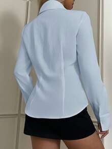 SHEIN EZwear 浅蓝色女士休闲腰部收紧长袖纽扣衬衫，适合秋冬季 - 淺藍色 - 查看 2
