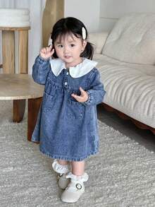 SHEIN 女婴白色彼得潘领蓝色牛仔宽松连衣裙 - 深色水洗藍 - 查看 3