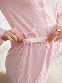 两件套舒适波浪领长袖上衣和长裤，柔软简约孕妇家居服套装，秋冬装，舒适保暖。