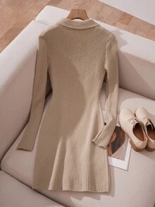 Franclia 秋冬新款纯色百搭V领金扣开衫，修身长袖针织修身连衣裙，优雅精致简约时尚日常通勤性感商务弹力罗纹领毛衣连衣裙 - 杏色 - 查看 2