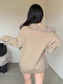 DAZY 女士宽松休闲纯色简约毛绒领毛绒拼接斜肩长袖毛衣，秋冬 - 杏色 - 查看 7