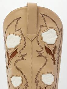 Solezae 女士迷人尖头粗跟花卉刺绣中筒西部牛仔靴 - 米色 - 查看 7