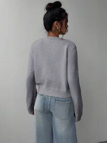 SHEIN BASICS 女款休閒素色圓領長袖寬鬆短版針織開襟外套 冬季外套 - 灰色 - 查看 3