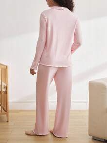 两件套舒适波浪领长袖上衣和长裤，柔软简约孕妇家居服套装，秋冬装，舒适保暖。